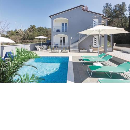 Two-Bedroom Holiday Home in Banjole