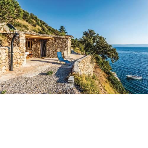 Two-Bedroom Holiday Home in Bol