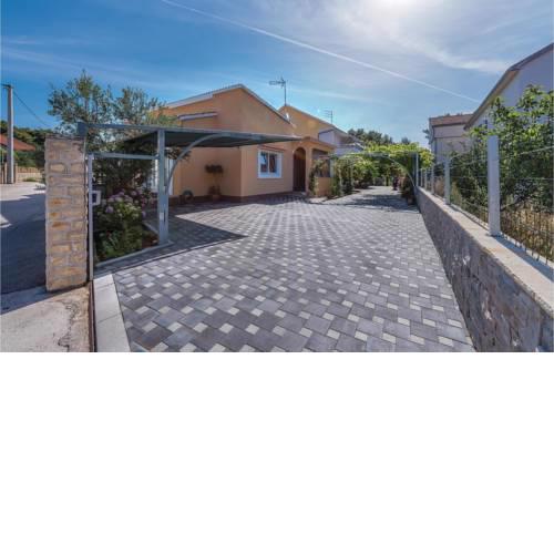 Two-Bedroom Holiday Home in Brodarica