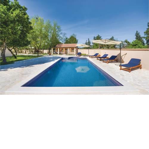 Two-Bedroom Holiday Home in Dracevac Ninski