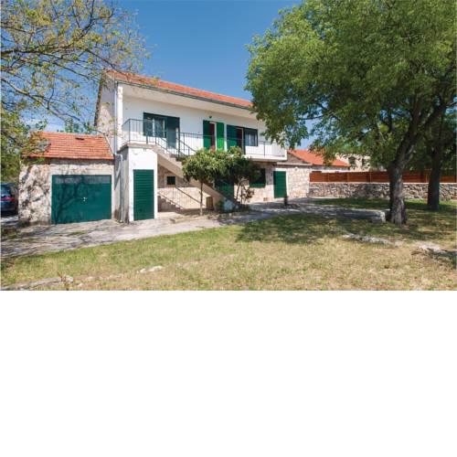 Two-Bedroom Holiday Home in Dubrava