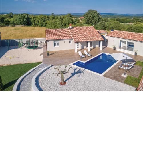 Two-Bedroom Holiday Home in Filipana