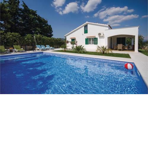 Two-Bedroom Holiday Home in Kastel Stafilic