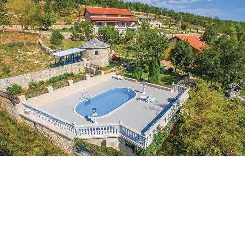 Two-Bedroom Holiday Home in Kijevo