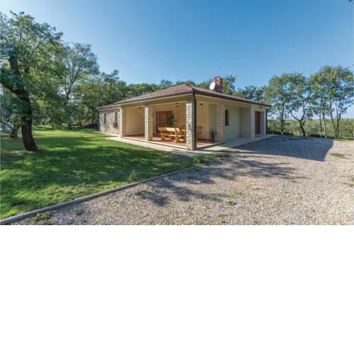 Two-Bedroom Holiday Home in Kranceti