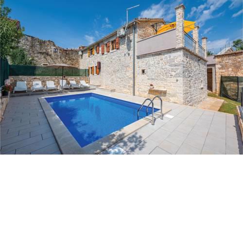 Two-Bedroom Holiday Home in Medancici