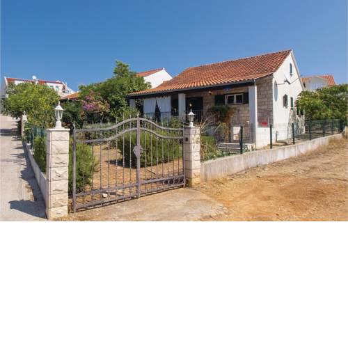 Two-Bedroom Holiday Home in Milna