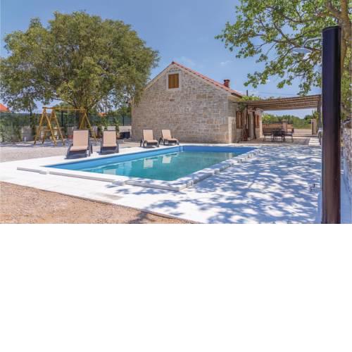 Two-Bedroom Holiday Home in Pakovo Selo