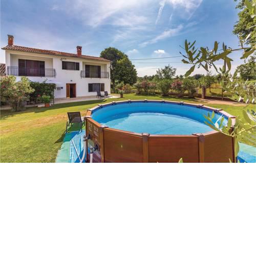 Two-Bedroom Holiday Home in Prnjani
