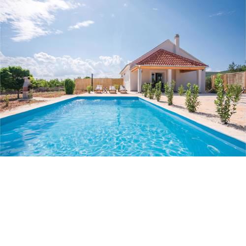 Two-Bedroom Holiday Home in Radonic