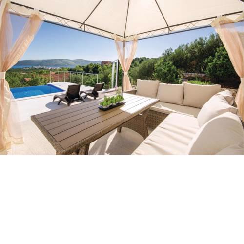Two-Bedroom Holiday Home in Seget Donji