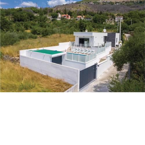 Two-Bedroom Holiday Home in Srinjine
