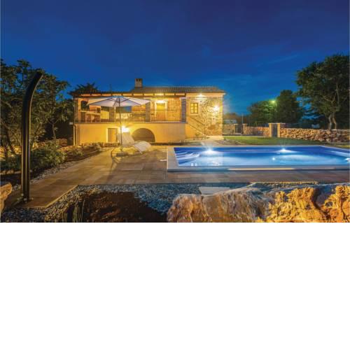 Two-Bedroom Holiday Home in Svet Vid Dobrinjski