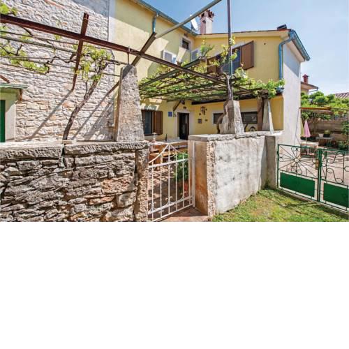 Two-Bedroom Holiday Home in Veliki Vareski