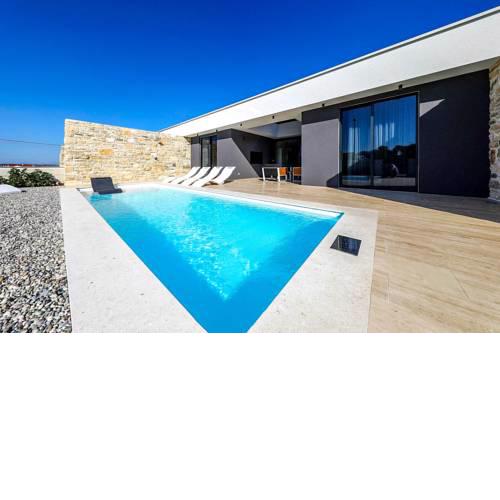 Ugrinici Villa Sleeps 6 with Pool Air Con and WiFi