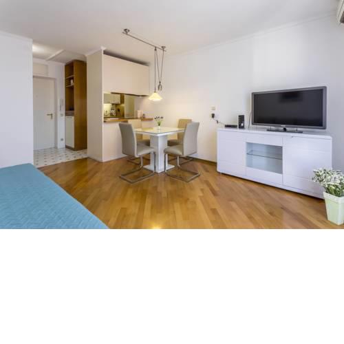 Ujo Apartment
