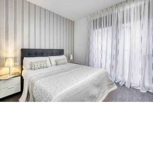 Umber Split Apt