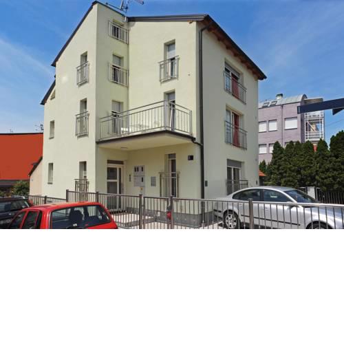 Una Apartments Zg