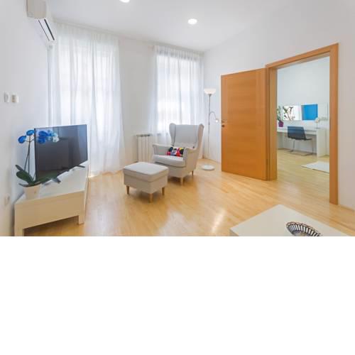 UpARTment 89