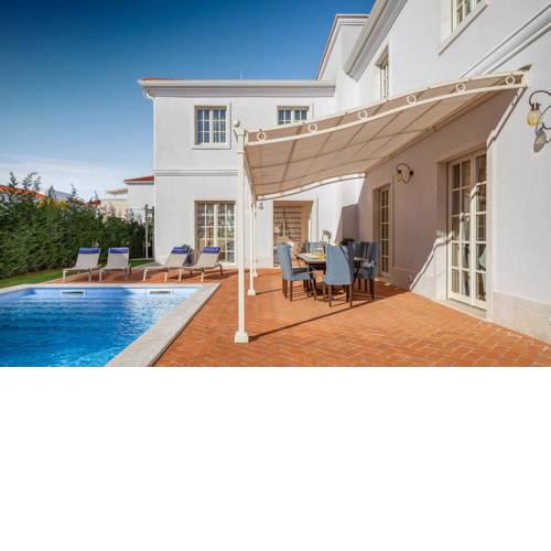 Vabriga Villa Sleeps 10 with Pool Air Con and WiFi