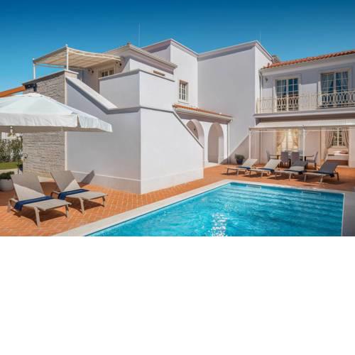 Vabriga Villa Sleeps 8 with Pool Air Con and WiFi