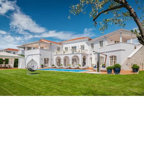 Vabriga Villa Sleeps 8 with Pool Air Con and WiFi