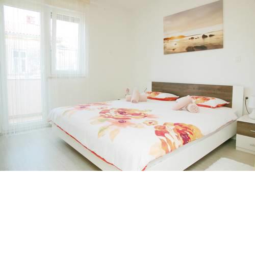 VACATION 2 BEDROOM APARTMENT