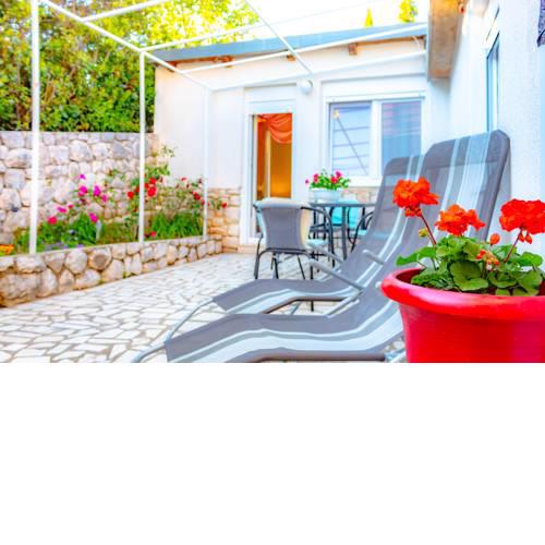 Vacation Home Grill & Chill with 350m2 garden with BBQ