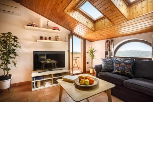Veruda Porat Loft with Balcony