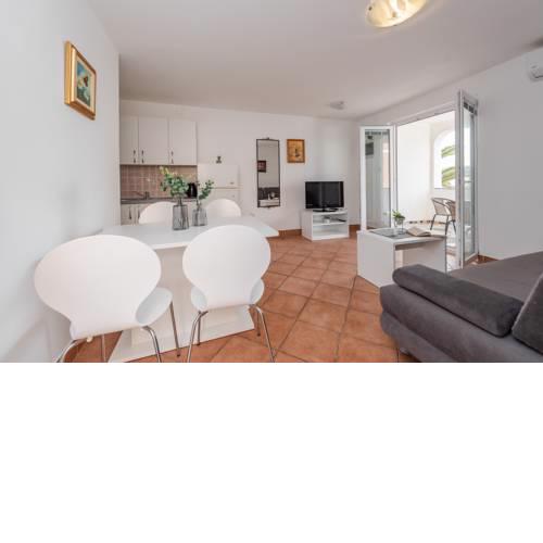 Vesna 1 city central apartment