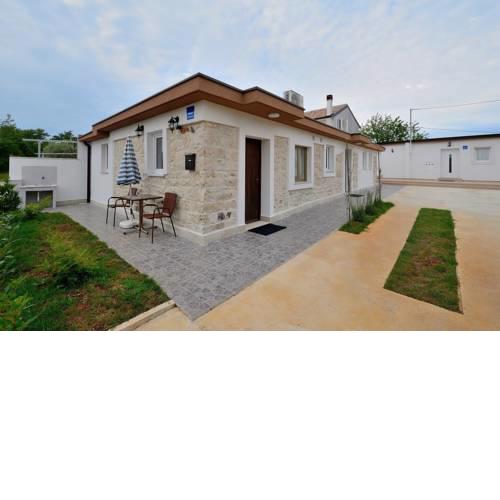 VIKTORIJA house with apartment