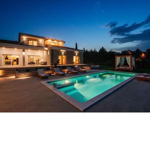 Luxurious Villa in Pridraga with Pool