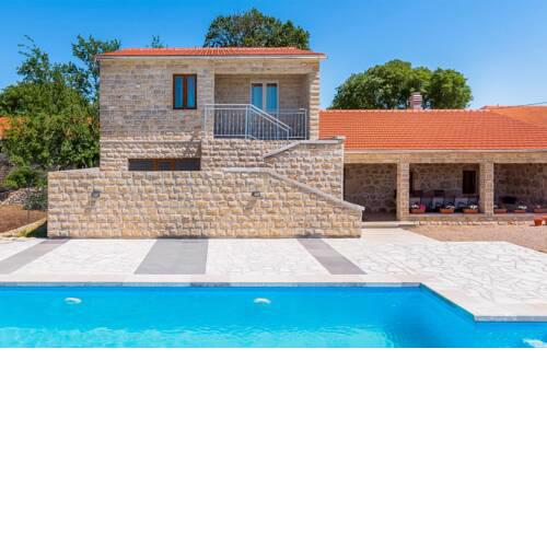 Vila Stari dvori