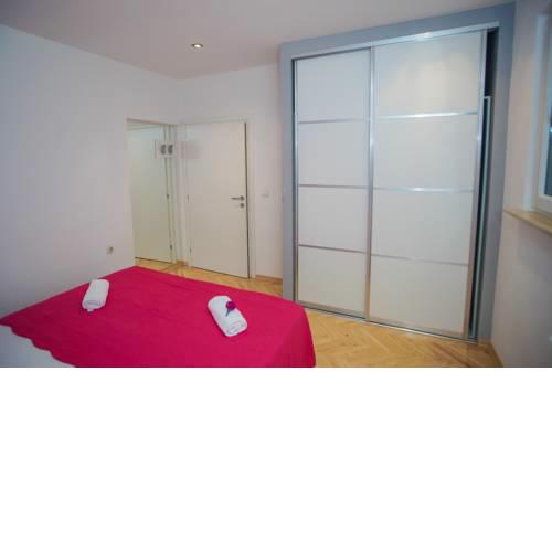 Family friendly apartment, great for children, huge yard and lots of toys