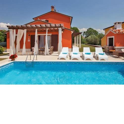 Vilanija Villa Sleeps 10 Pool
