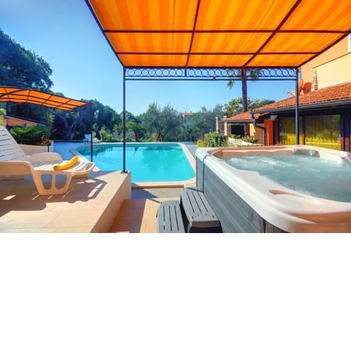 Villa Lucy