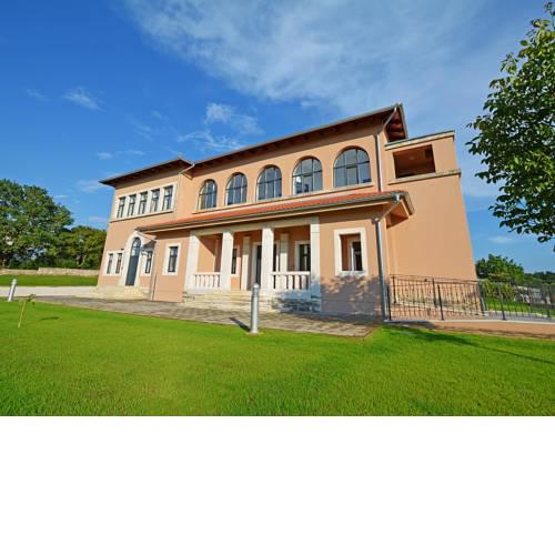 Villa Škola Jakovići