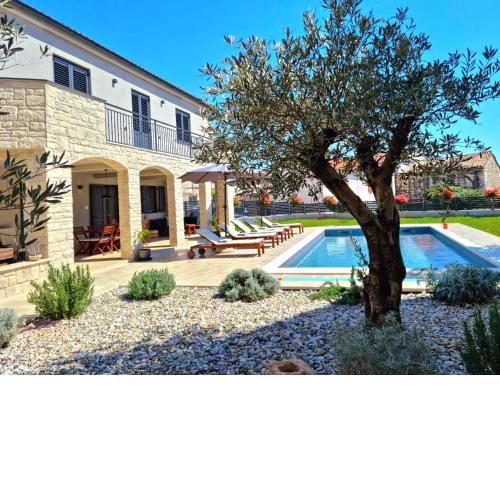 Villa Ajda with heated privat pool, jacuzzi, sauna, 4 bedroom, 4 bathroom