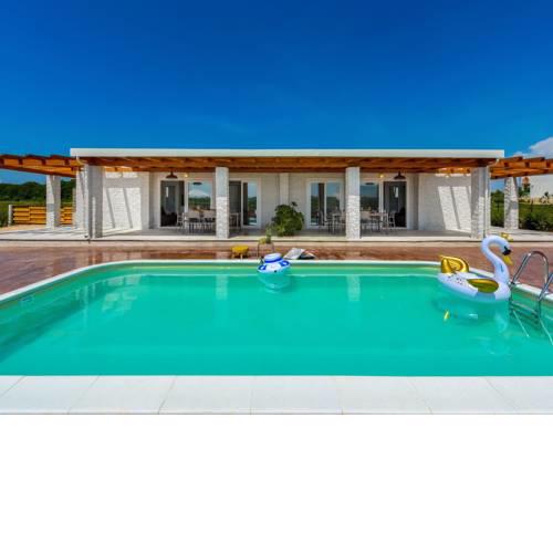 Charming Villa in Poljica with Pool