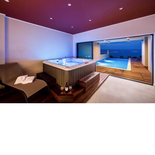 Villa AltaVista - Seaview & Relax with Private MiniGolf & Heated Pool