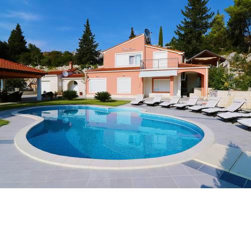 Beautiful Villa in Peracko Blato with Private Pool