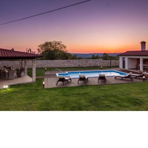 Luxurious Villa in Labin with Pool