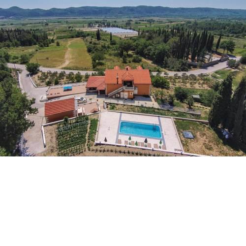 Villa Aniva