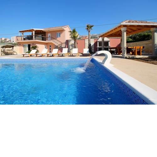 Villa Antura