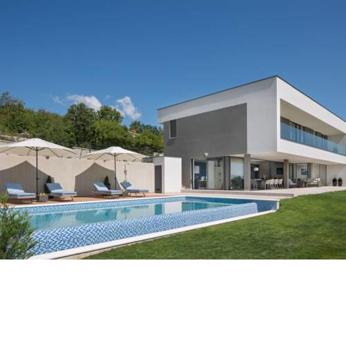 Luxurious Villa in Labin with Swimming Pool and Sea View