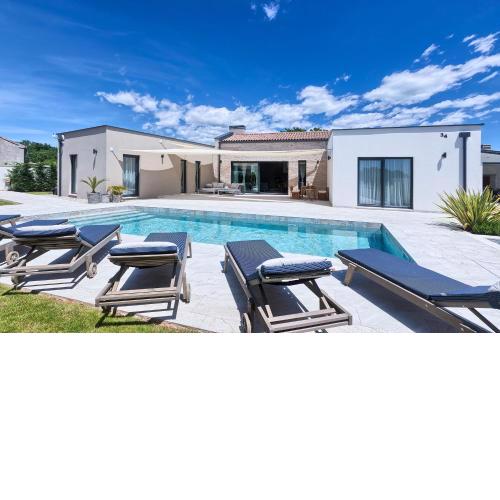 Villa Arya
