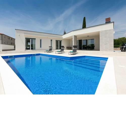 Villa Aura