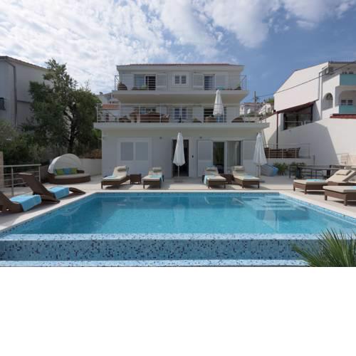 Villa Avalon V