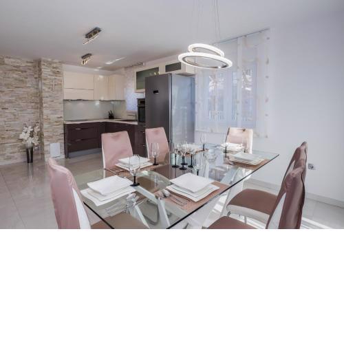 Villa Axioma 4-Star Luxury Villa apt with Sea View , close to beach, sea view terrace
