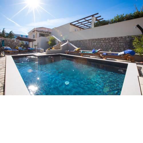 Villa Blue Diamond